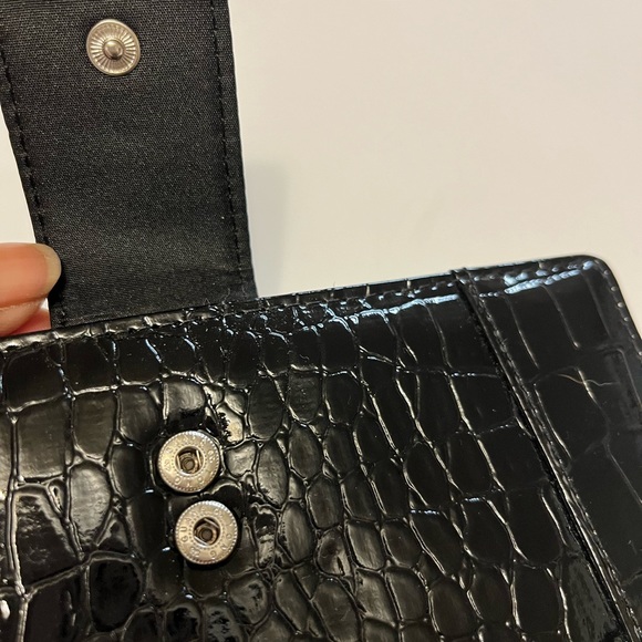 Non branded croc embossed women’s fashion wallet - Picture 5 of 8